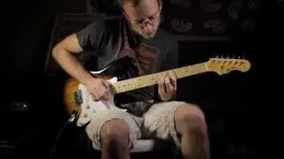 Rocketfire M-1926 Stratocaster Sunburst - Distinctive Guitar