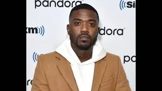 Ray J allegedly performing with Heart Monitor and 🩸 running from his eyes. Word is he's playing...