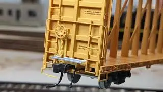 Comparing HO Scale Atlas and Walthers Center Beam cars.