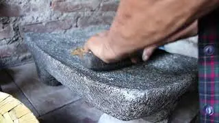 Moliendo Canela en Metate, asi La Muele Mi Mam&aacute; en el Rancho