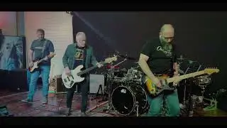 BlueZmosis live @ clubhouse the MUSIC MUSKETEERS
