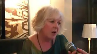 Claire Moore in Nederland
