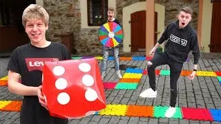 NEJVĚTŠÍ STOLNÍ HRA NA SVĚTĚ! 😱🤩 **kdo vyhraje??**