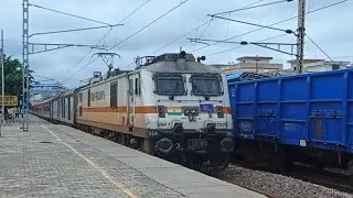 130kmph High-Speed Action: Gomti Express, Vikramshila Express - Race to the Limit! #indianrailways