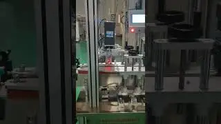 Automatic inline sprayer pump capping machine