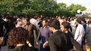 دس محرم الحرام کے دن مرکزی جلوس کراخیلہ میں آرمی کا جوان روتا ہوا