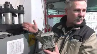 Проверяем образцы на прочность через сутки, отлитых на сырье партнеров из Ивановской области