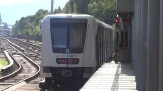 Budapest Metro Line M2 train departing &Ouml;rs Vez&eacute;r Tere
