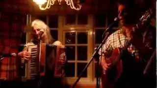 Ragnroll fraser and toots at The Bull and Butcher