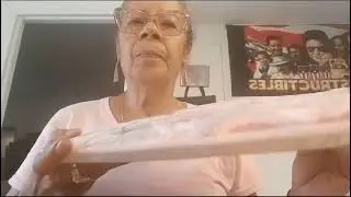 ASMR Abuela teaches you Spanish while chewing gum 💕