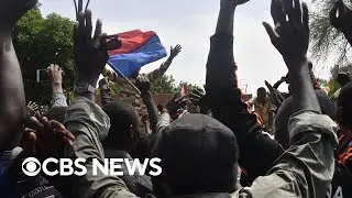 Pro-coup demonstrators in Niger attack French Embassy, wave Russian flags