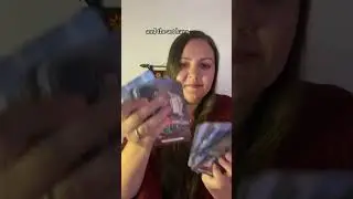 What Does the Yuletide Tarot Look Like?