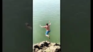 Massive cliff jump in Harrison bay Tennessee 🫨 #viralvideo
