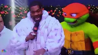 Teenage Mutant Ninja Turtles at the 99th Annual Macy's Thanksgiving Day Parade Feat. Busta Rhymes
