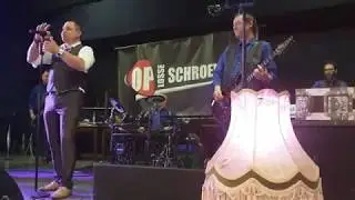 Op losse schroeven  -  Meisjes