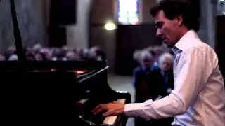 David Mannesse plays 