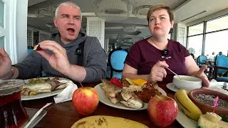 Мукбанг с ЖАДНОСТЬЮ 😅 наедаемся в ДОРОГУ! 🍖🥗 Аж 2 раза сбегали! ПОЛНЫЙ СТОЛ на ОБЕД и ужин в Турции