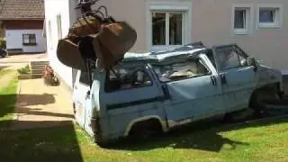 Schrotthändler bei der Arbeit