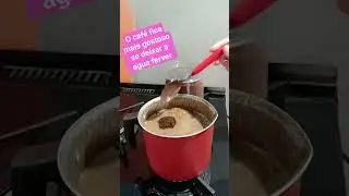 Caf&eacute; mais gostoso assim! 1litro de &aacute;gua fervendo; 2 colheres de caf&eacute; em p&oacute;.