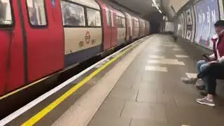 1995 stock arrives at Colliers Wood