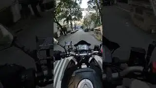 freio ABS em a&ccedil;&atilde;o (apenas uma demonstra&ccedil;&atilde;o. n&atilde;o freie assim) #motovlog #moto #motorcycle #motovideo