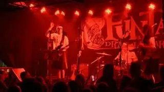 Las Monjitas Del Fuzz@Funtastic Dracula Carnival 2016