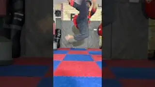 Challenging 540 kick #viralvideo #superkick#bestkicks#karatekick #taekwando#mmatraining#kickboxing ￼