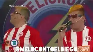 El charango cantando &ldquo;La mano De Dios&rdquo; en Peligro Sin Codificar