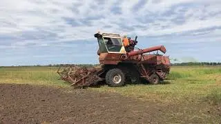 Old Soviet combine / Oude Sovjet combine