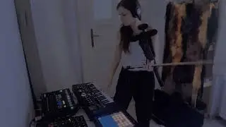Arulei Live Improvisation 1 - 05/09/24 - Electric Violin, Hydrasynth Explorer, TR8S