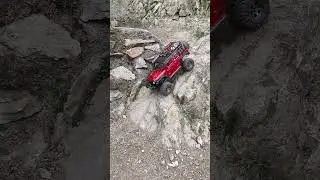 abw&auml;rts in Weinheim am Gr&uuml;ffeloweg #amewi #axial #fcx10 #rccar #scale #traxxas