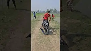 Boy steals bike by planning to get two fake legs.#funny