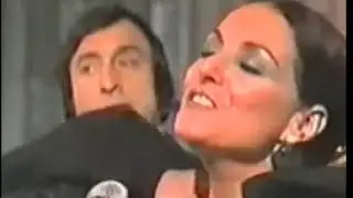 Nati Mistral -  Blasón   Fina estampa