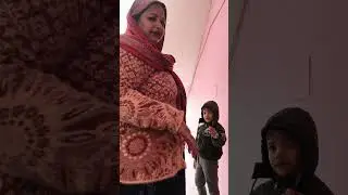 ब बाबू को ट्यूशन छोड़ने जा रही थी पीछे डॉगी आ पीछे भगा कुत्ता 😱😱
