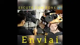 TOCANDO BATERIA NA MISSA