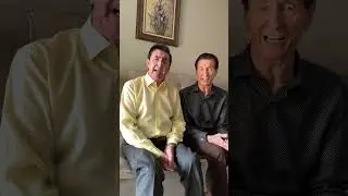 Louren&ccedil;o e Lourival interpretando um trecho da m&uacute;sica 