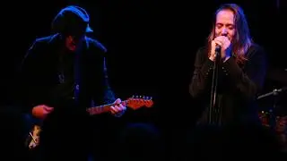The Blue Poets - With your eyes Live