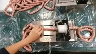 Sausage binding machine