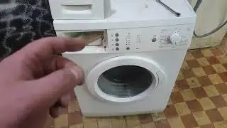 Стиральная машина БОШ открывает клапана и льёт воду во время отжима.