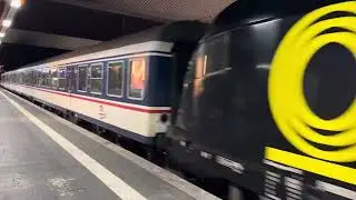 Einfahrt Adventssonderzug auf der Linie RE6 in Düsseldorf Hbf