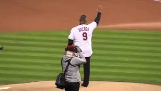 Carlos Baerga throws out the first pitch of game 2 2016 World Series