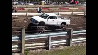 Trucks Gone Wild White Dakota Hill N Hole Bithlo Mud Racing 2-28-10