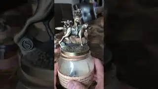 Blanton's horses come in how many sizes?