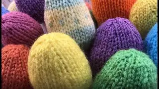 Stop Motion: [Easter Special] Close Egg-Scape (easy Easter egg knitting pattern included)