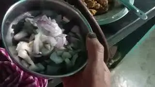 आप लोग का स्वागत है शीतल डेली ब्लॉक में आज मैं दही कड़ी का  रेसिपी लेकर आई हूं 