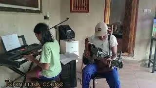 Sesi latihan siswa les privat piano