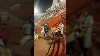 Estamos esperando a los de la gloriosa! Entrada banda de Huracán contra Boca