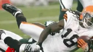 AP Sources: Stallworth to Be Charged in Crash
