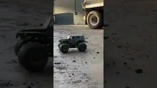 Losi LMT donuts! #sonuvadigger #GraveDigger #MonsterJam #MonsterTruck #RC