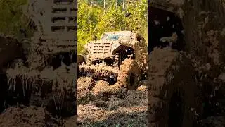 V8t&atilde;o Gritando alto #offroad #4x4 #trilha #mud